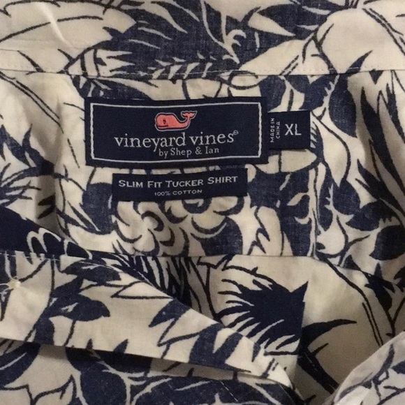 Vineyard Vines Floral Slim Fit Tucker Shirt in 100% Blue and White Cotton (XL) - Picture 7 of 7